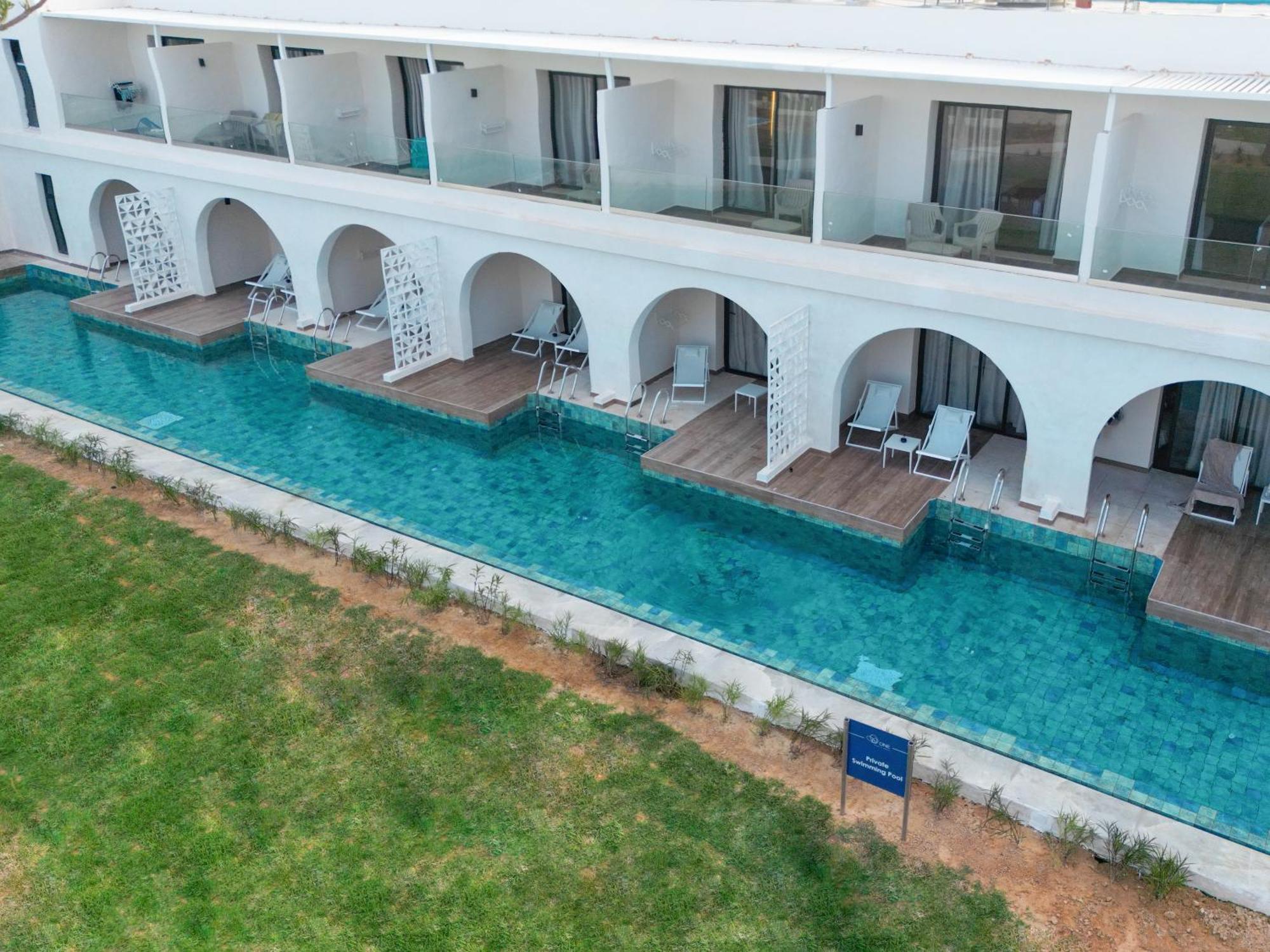 One Resort Premium האממט מראה חיצוני תמונה