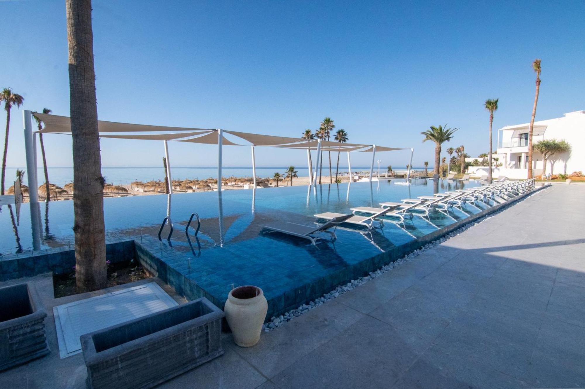 One Resort Premium האממט מראה חיצוני תמונה