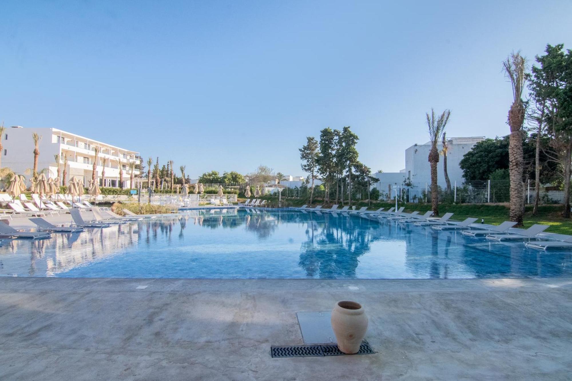 One Resort Premium האממט מראה חיצוני תמונה