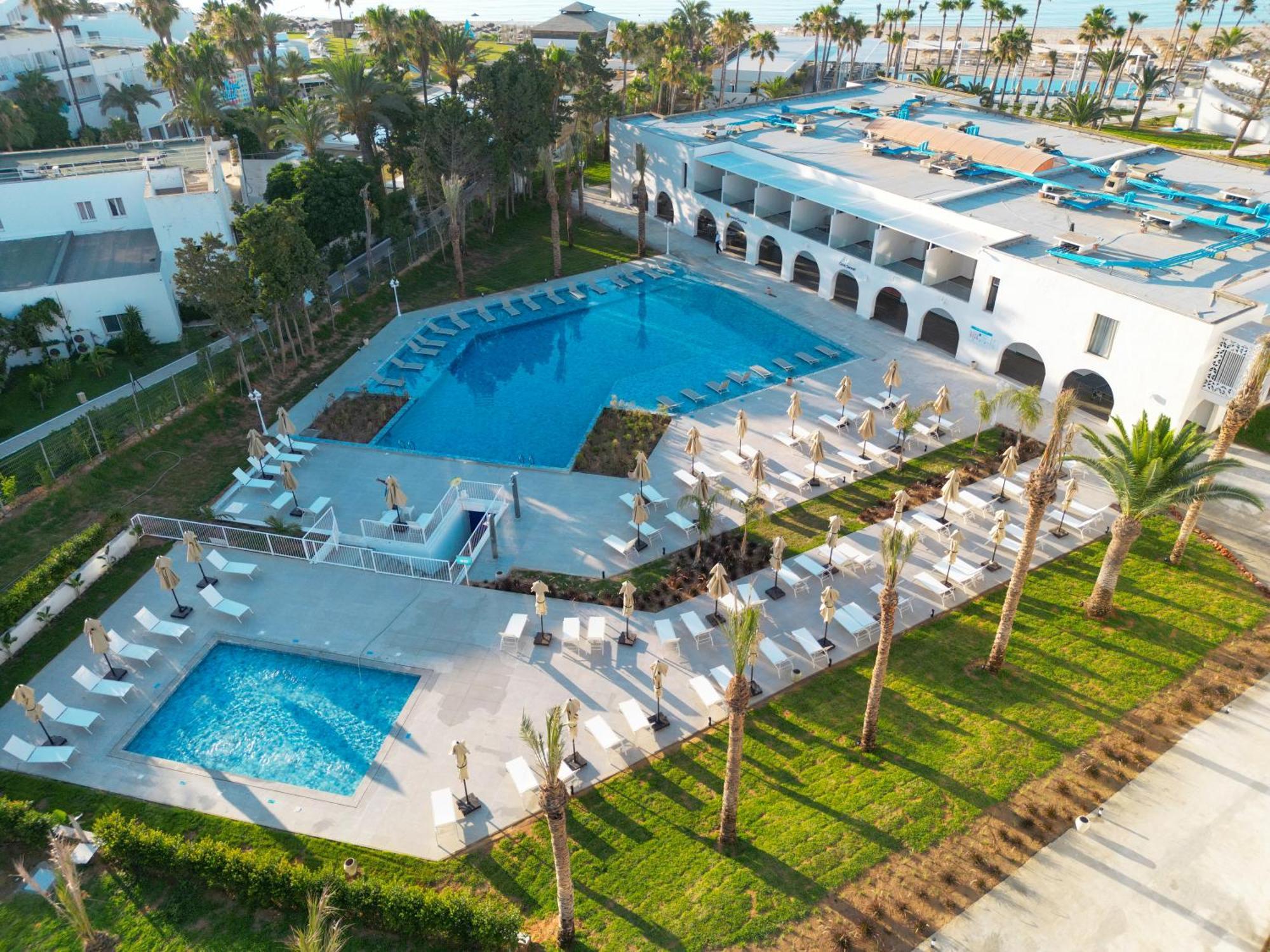 One Resort Premium האממט מראה חיצוני תמונה