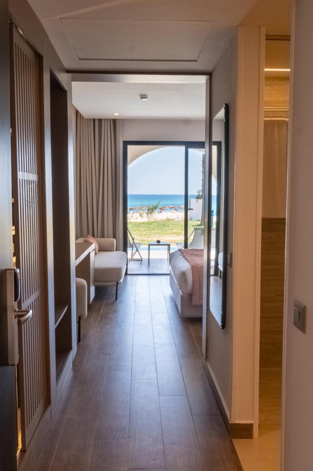 One Resort Premium האממט מראה חיצוני תמונה
